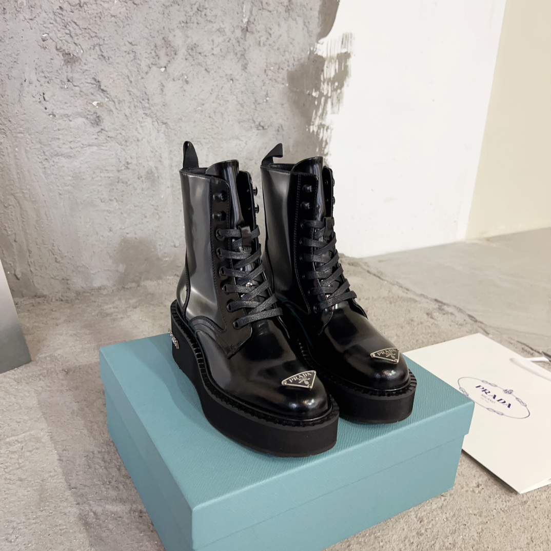 프라다 23FW 마틴부츠 (굽:6cm)